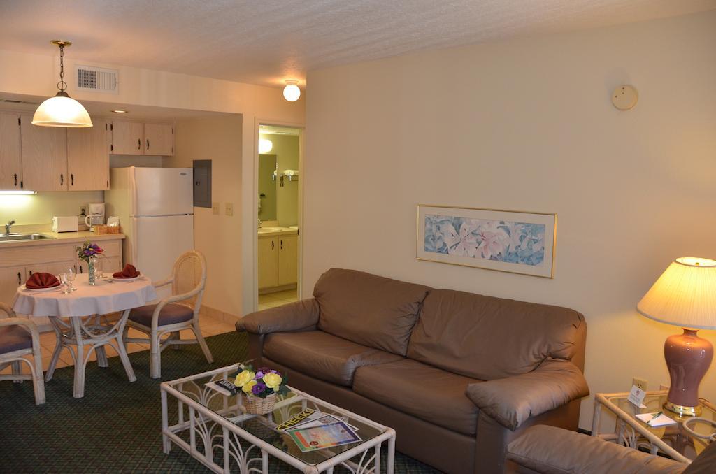 Cypress Cove Nudist Resort Poinciana Pokoj fotografie